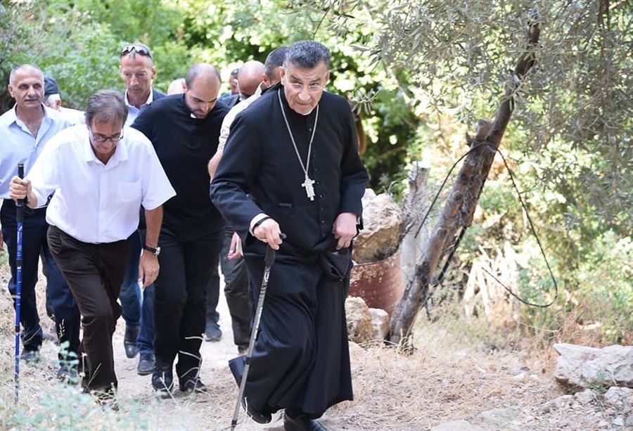 الراعي: هذا باب الحلّ والخلاص...