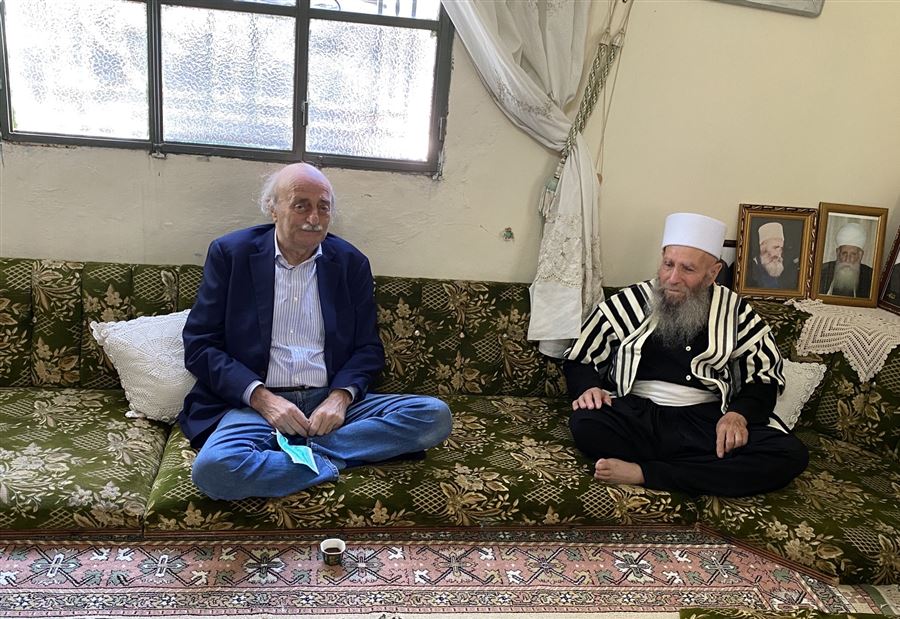 بالصور: جنبلاط مع "المخلصين الأوفياء"