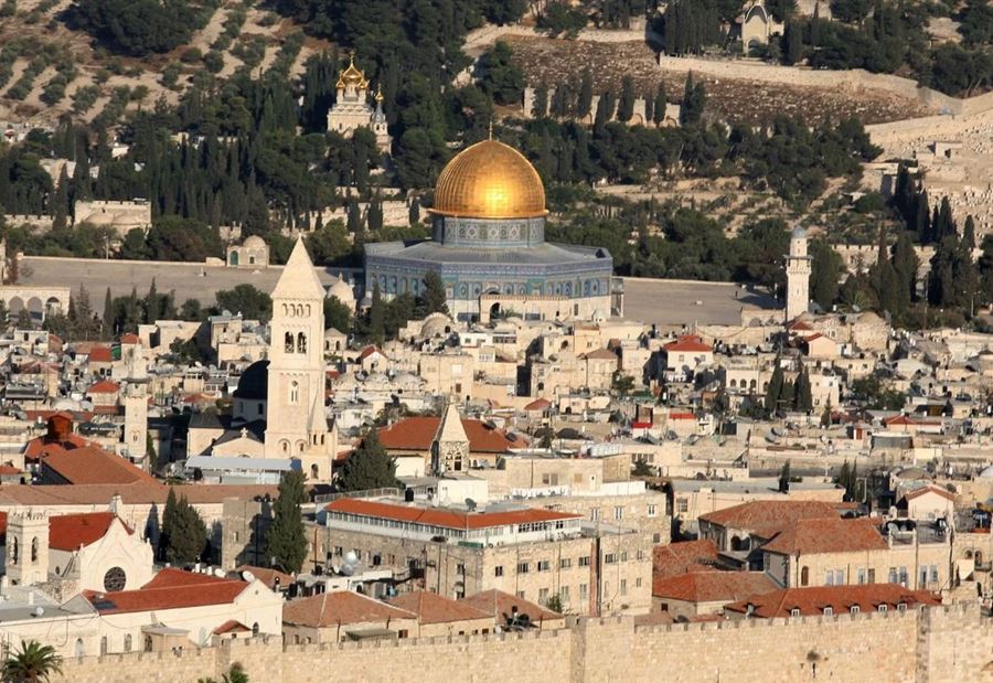 "الميرون المقدّس"... الخطوة الأولى لتتويج الملك تشارلز!