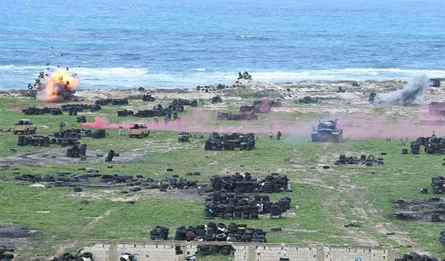 مناورة قتالية  للجيش بالذخيرة الحية في حقل رماية حنوش حامات