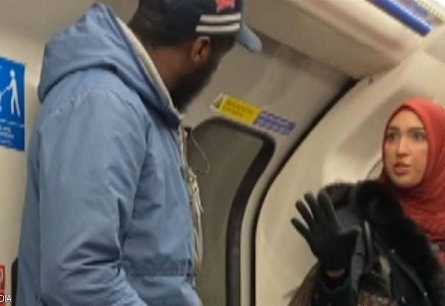 بالفيديو: بـ "شجاعة لا تُصدّق".. مسلمة تتصدى لإساءات ضد يهودي