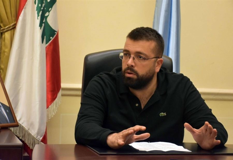 أحمد الحريري وريفي: 