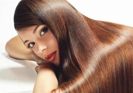 4 وصفات طبيعية تضمن  نعومة الشعر