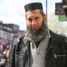 داعية إسلامي يطالب كاميرون بالاعتذار