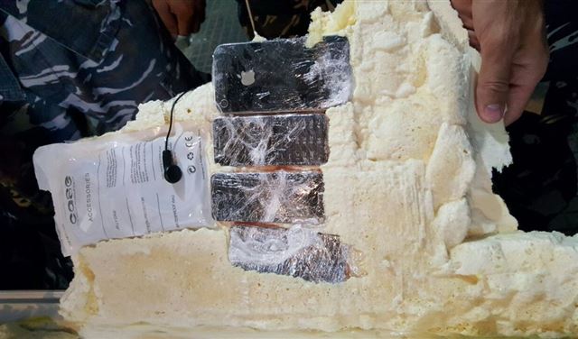 بالصور.. حاول ادخال 11 هاتف مخبأين بـ"براد" لسجين في زحلة
