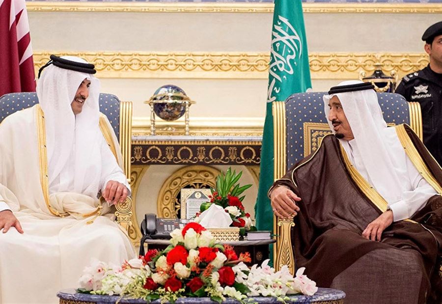 صحيفة كويتية تكشف عن رسالة من الملك سلمان إلى أمير قطر