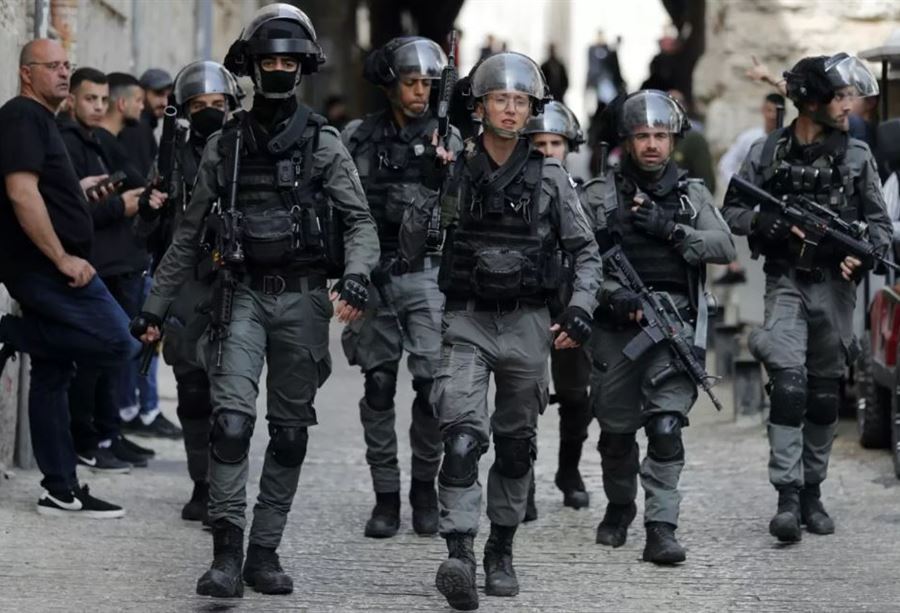 الشرطة الإسرائيلية تحتجز "طاقمًا صحفيًا" في غزة