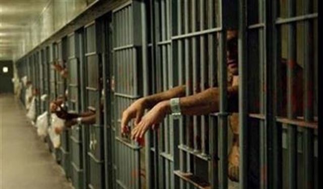 تزايد عمليات الانتحار في السجون الايرانية تزايد عمليات الانتحار في السجون الايرانية