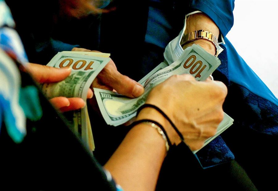 سعرُ دولار السوق السوداء صباح اليوم 