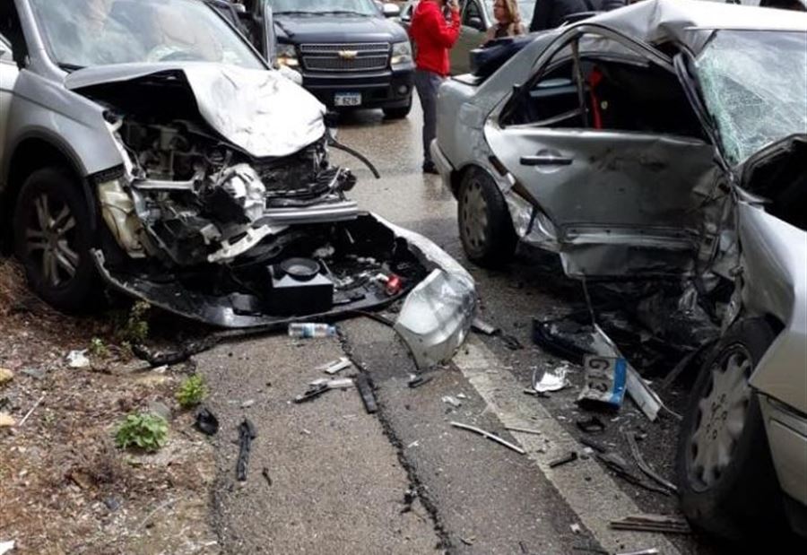 بالصور: جريحان اثر حادث سير مروع على طريق جعيتا