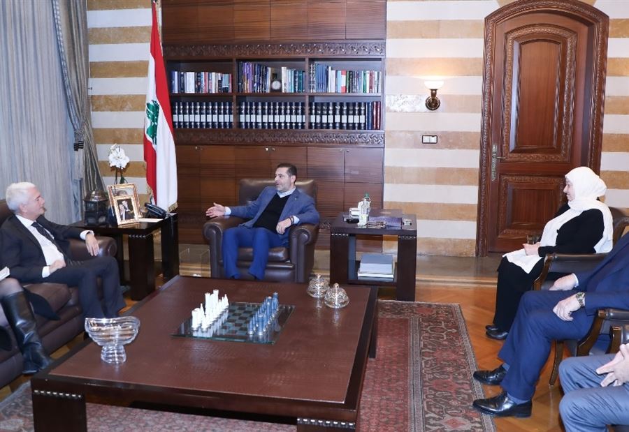 لِبحث الأوضاع الراهنة... الحريري يستقبل سفراء دول أجنبية في بيت الوسط