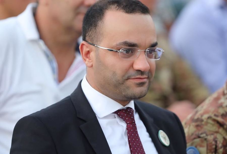 وزير الثقافة يفسخ عددًا من العقود و"يوفر" 500 مليون!