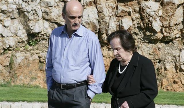 شخصيات سياسية وروحية عزت جعجع بوالدته شخصيات سياسية وروحية عزت جعجع بوالدته