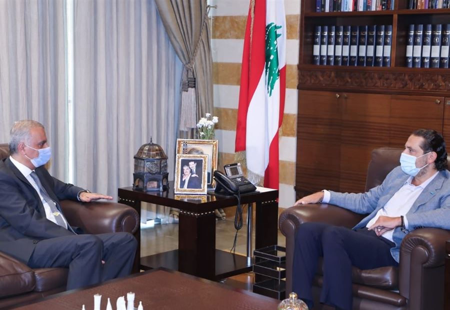 وعدٌ من الحريري الى أهالي الطلاب في الخارج 