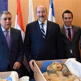 إسرائيل تعيد قطعتين أثرييتين إلى مصر  إسرائيل تعيد قطعتين أثرييتين إلى مصر