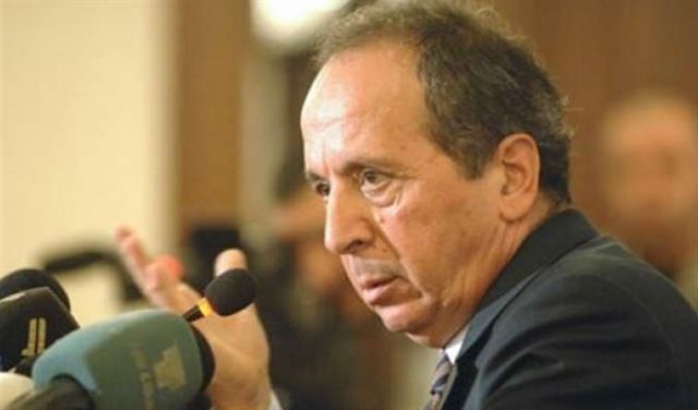 السيد: ريفي حشرة سياسية! السيد: ريفي حشرة سياسية!