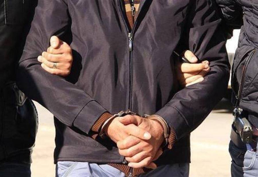 سرق ثلاث دراجات لمقايضتها بـ"باز الكوكايين" سرق ثلاث دراجات لمقايضتها بـ"باز الكوكايين"