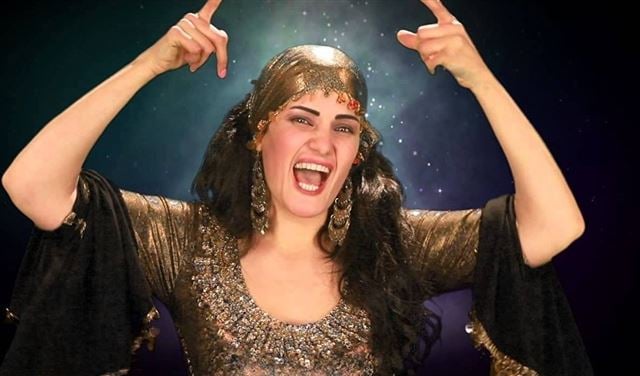 راقصة مصرية تقدم برنامجا دينيا في رمضان !! راقصة مصرية تقدم برنامجا دينيا في رمضان !!