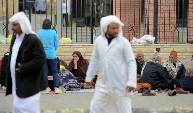 ناجون من مجزرة الروضة: نمنا تحت الجثث ناجون من مجزرة الروضة: نمنا تحت الجثث