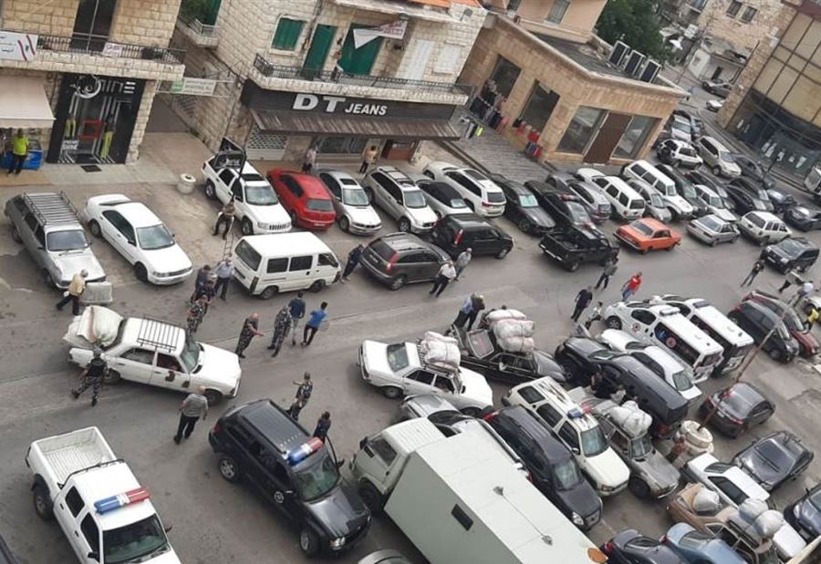 يسرقون حشيشة الزعتر والقويسة في عمشيت..  يسرقون حشيشة الزعتر والقويسة في عمشيت..