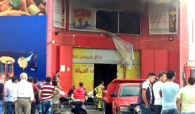 بالفيديو.. حريق كبير داخل مبنى سوبر ماركت فهد- فرن الشباك