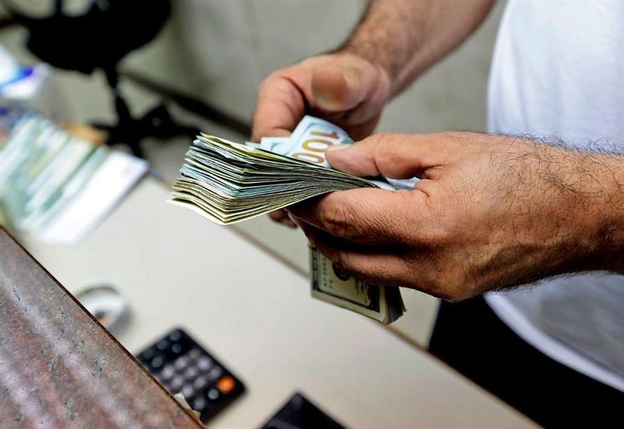 سعرُ صرف الدولار اليوم الاثنين 