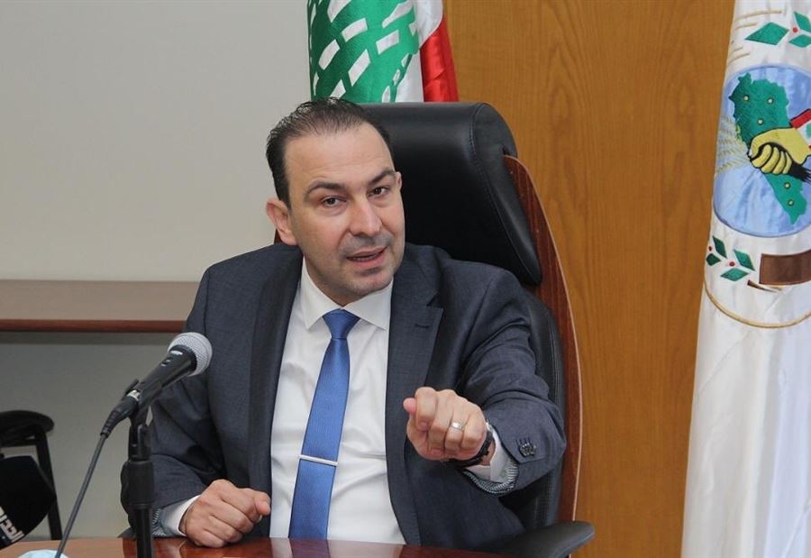 وزير الزراعة يُعلن عن آلية لضبط بيع "الأعلاف" 