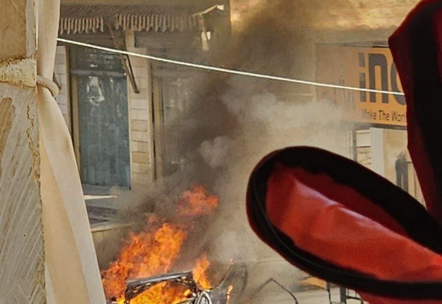 غارة إسرائيلية تستهدف سيارة في بلدة المجادل (فيديو)