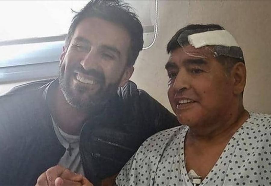 طبيب مارادونا يخرجُ عن صمته... "فعلت المستحيل" طبيب مارادونا يخرجُ عن صمته... "فعلت المستحيل"