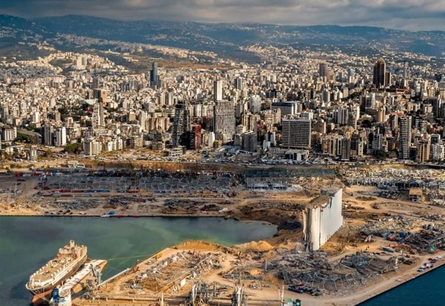 طائرة عسكرية مصرية في بيروت 
