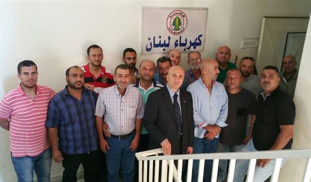 موظفو وجباة الاكراء طالبوا بتثبيتهم
