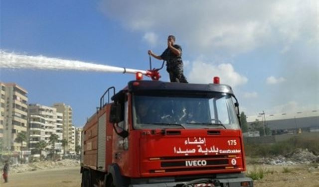 اخماد حريق في صيدا 