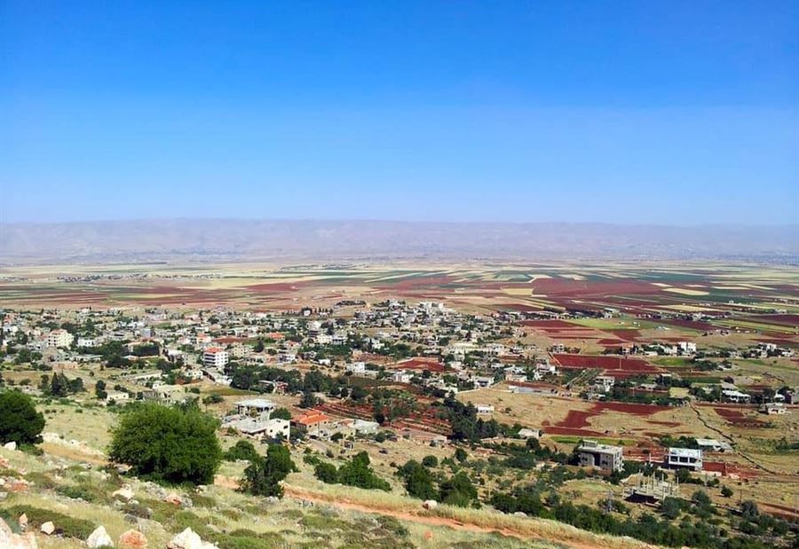 في دير الأحمر.. سرقوا أثاث منزله وباعوه!