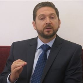 كرامي: لحصر  السجال في السياسة دون الأساءة الى الدين