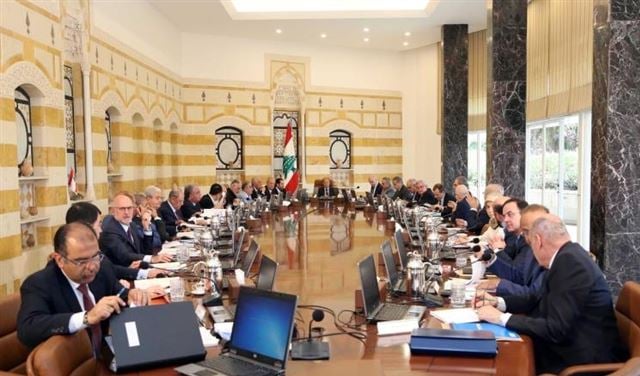 الحكومة مرشحة لأن تتحول إلى تصريف الأعمال!