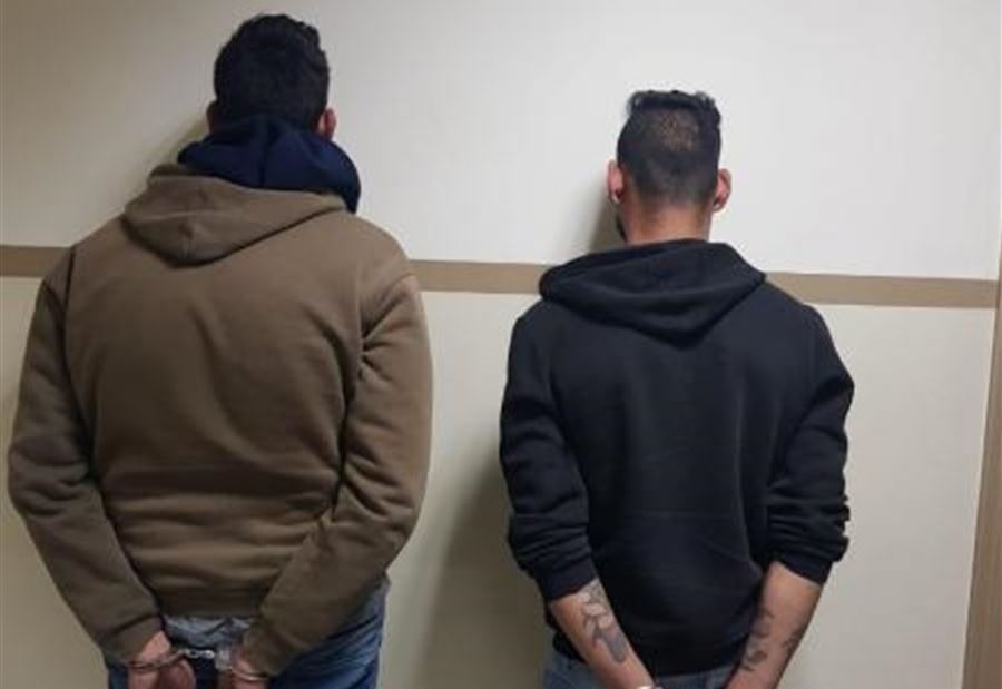 بالصورة: يسرقان مواد غذائية وصناديق تبرعات في صور 