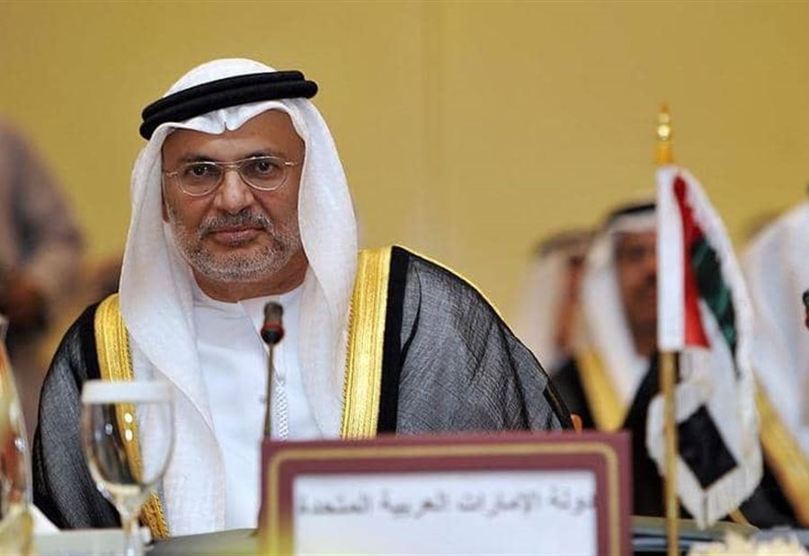 قرقاش يطالب قطر بعدم تسييس الحج 