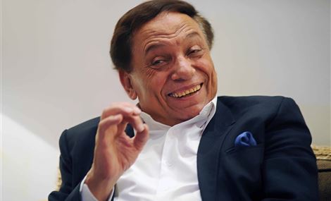 عادل إمام يكشف عن أسوأ موقف تعرض له في تاريخه المسرحي