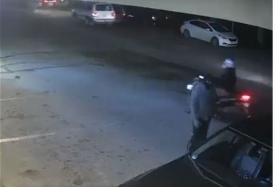 راقبها قبل سرقتها... عملية سلب في الكسليك! (فيديو) راقبها قبل سرقتها... عملية سلب في الكسليك! (فيديو)