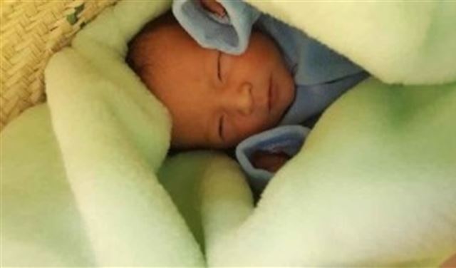 امرأة تعثر على رضيع ملقى في سلّة أمام بيتها! امرأة تعثر على رضيع ملقى في سلّة أمام بيتها!