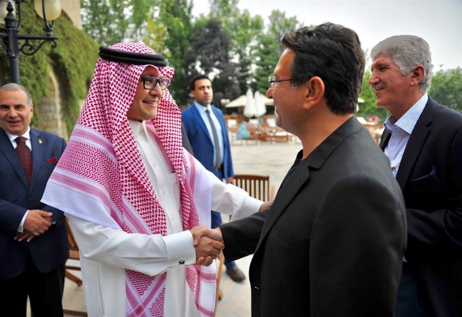 الخازن عرض  مع بخاري العلاقة بين آل سعود والبطريركية المارونية