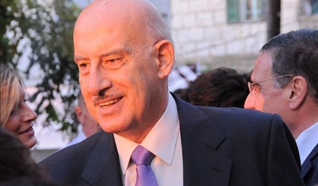 كرم: صحتين على قلبو كرم: صحتين على قلبو