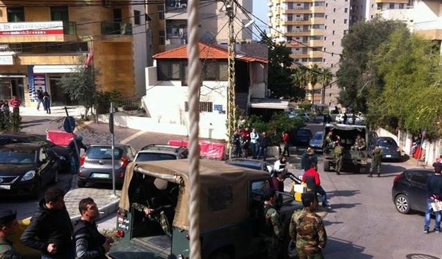 بالصور.. إشكال بين القوات والتيار في جل الديب