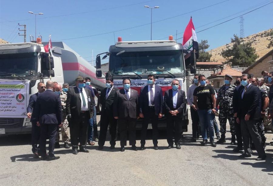 بالفيديو: شحنة مساعدات نفطية عراقية تصل الى لبنان  بالفيديو: شحنة مساعدات نفطية عراقية تصل الى لبنان