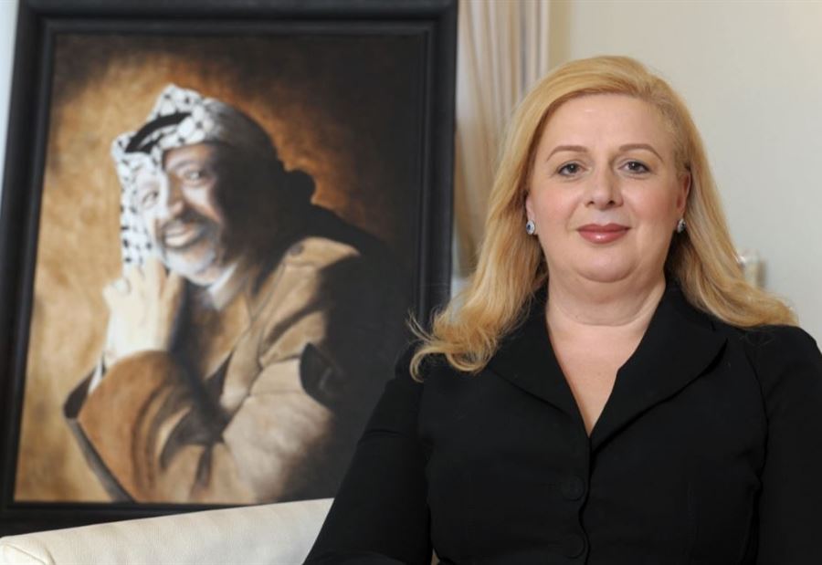 تسميم زوجها... تصريحات صادمة لأرملة ياسر عرفات!