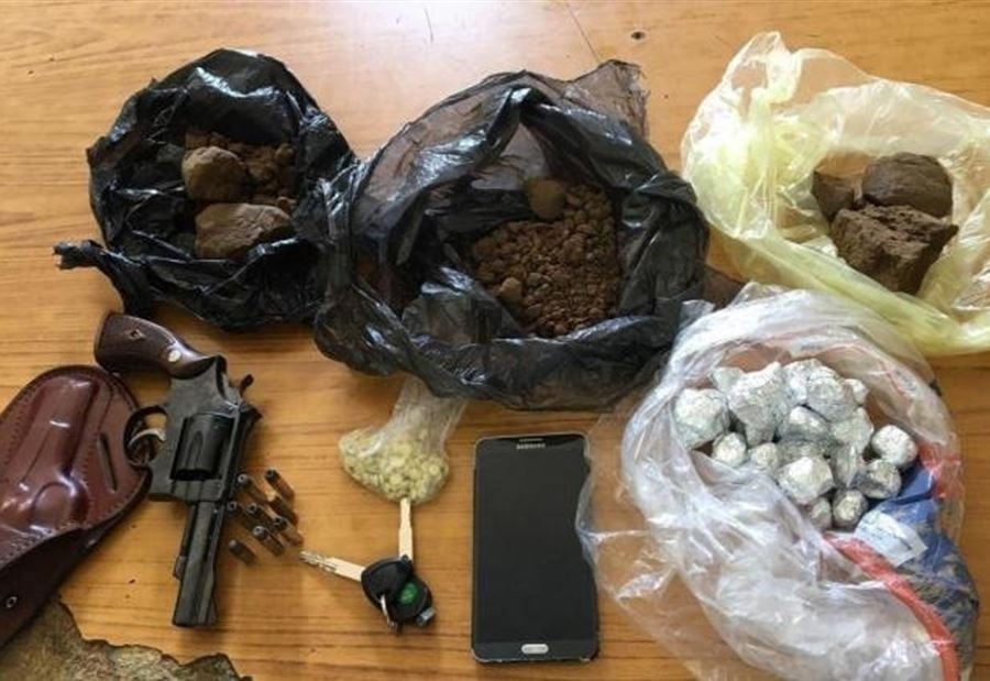 بحوزته حبوب كبتاغون وحشيشة الكيف... الموقوف يعترف