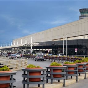 في مطار بيروت.. تسليم محفظة جيب بداخلها 6 آلاف دولار في مطار بيروت.. تسليم محفظة جيب بداخلها 6 آلاف دولار