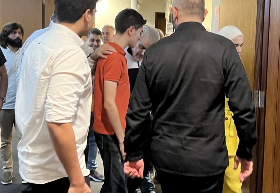 بعد 9 سنوات من اعتقاله في السعودية... علي مازح في بيروت!
