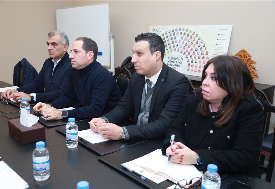 "لحوار بين المعنيين"... الجميل  يبحث في ملف تربوي