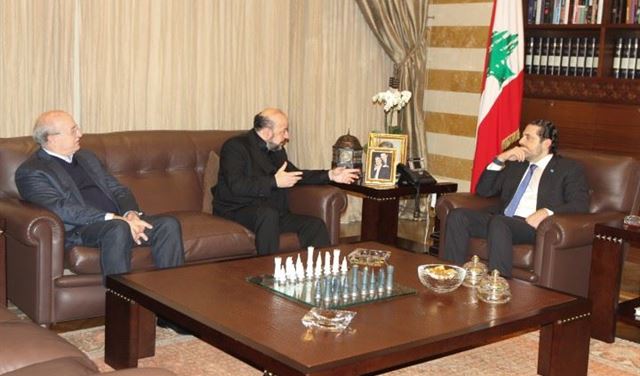 رياشي في بيت الوسط  رياشي في بيت الوسط